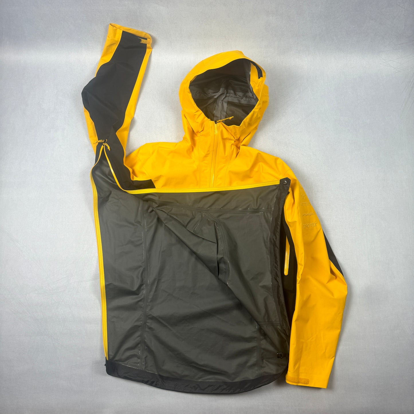 2018 Livestock Alpha SL Pullover Gore-Tex Jacket (S)