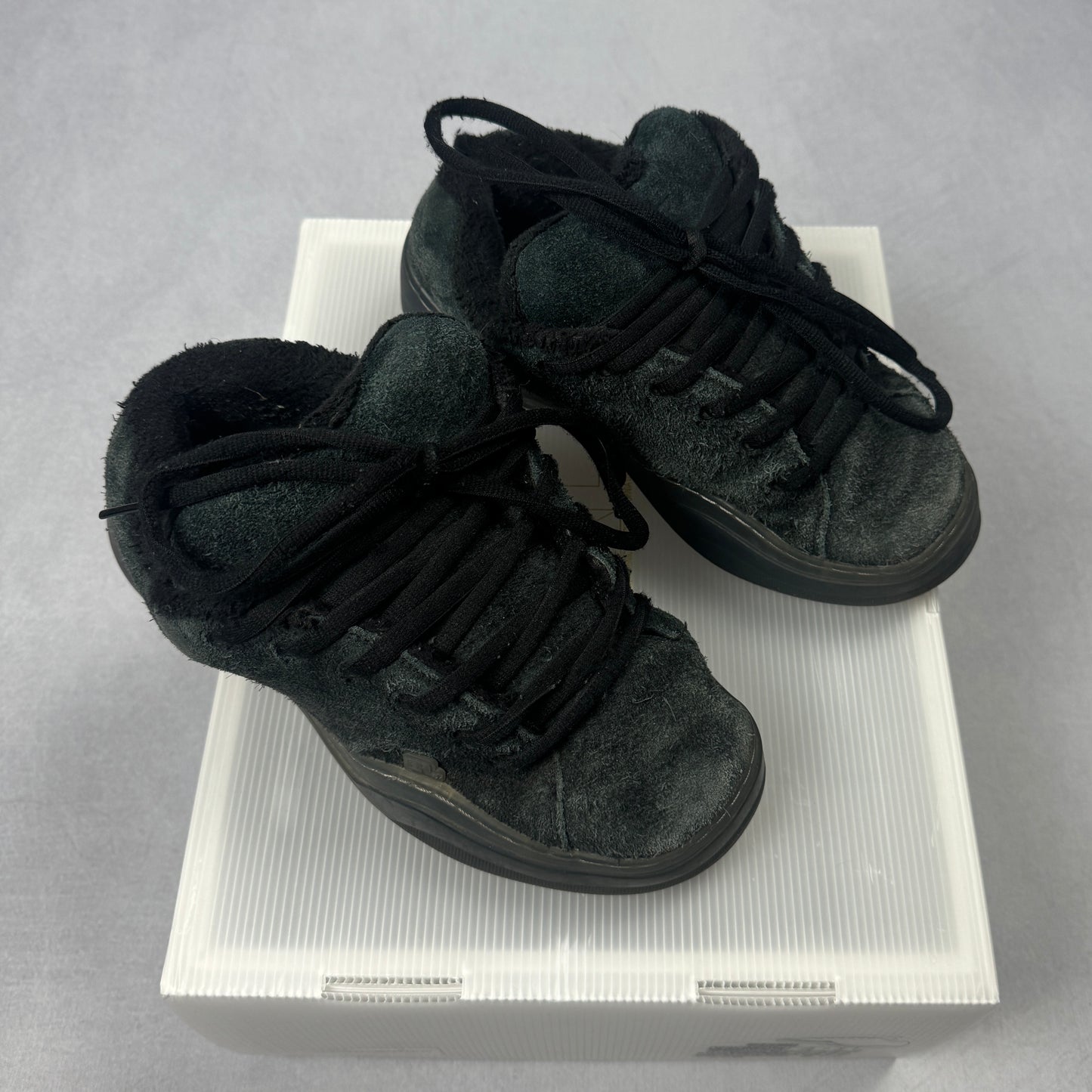 Suede Vamp Skate Sneakers (Black)