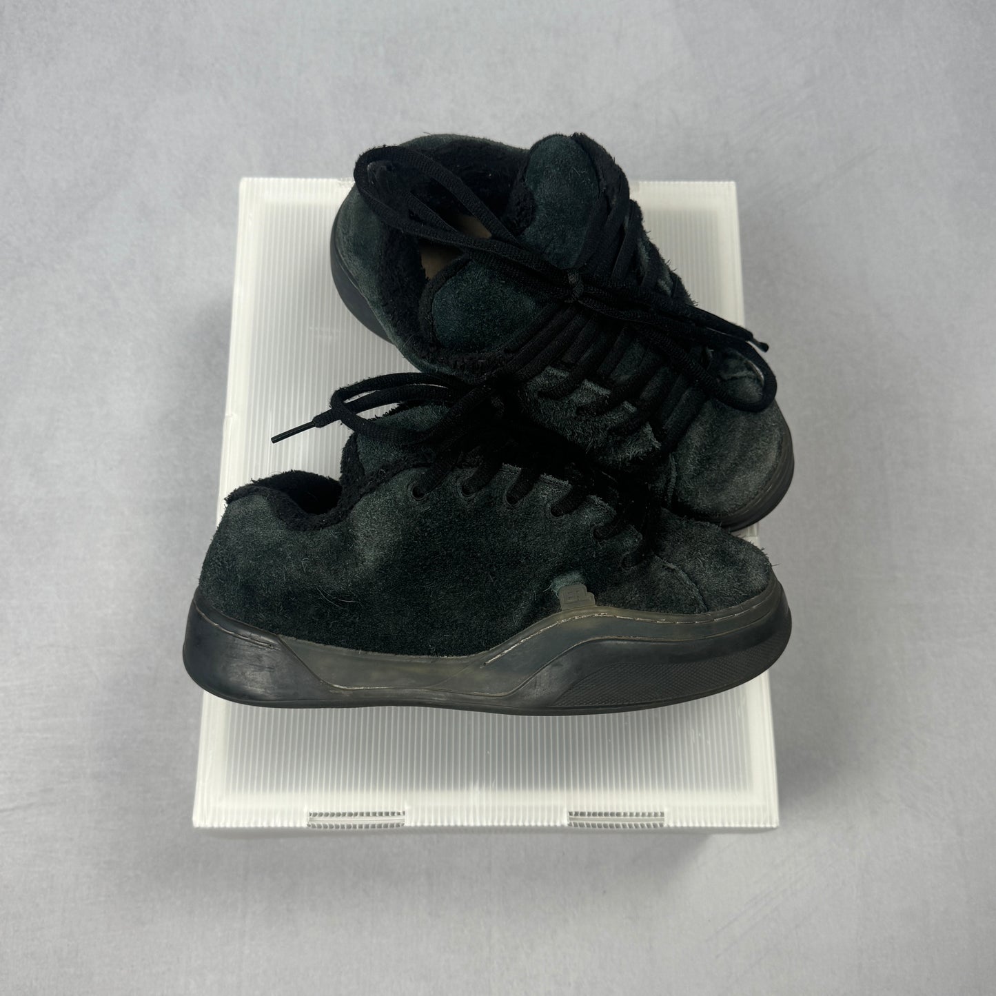 Suede Vamp Skate Sneakers (Black)