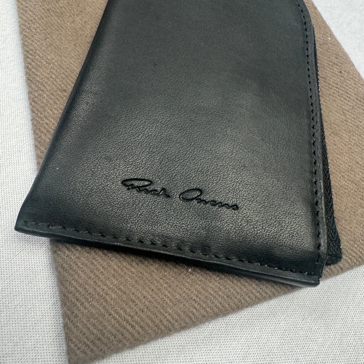 FW24 Leather Hook Wallet