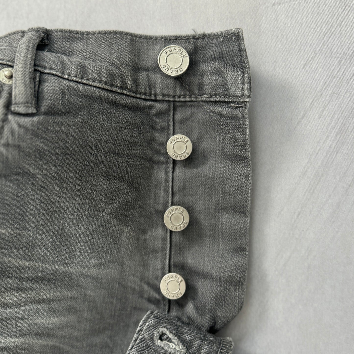 P001 Worn Grey Knee Slit Skinny Jeans