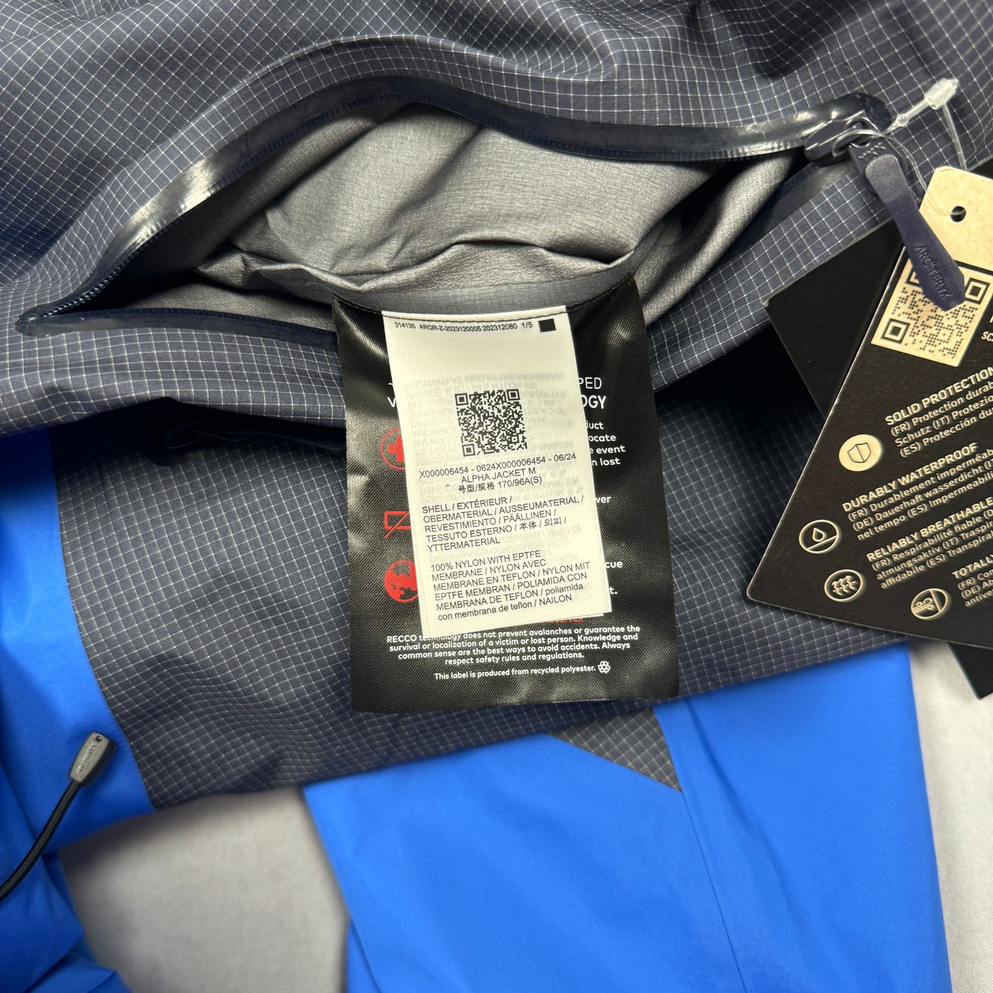 Gore-Tex Alpha Jacket (Small)