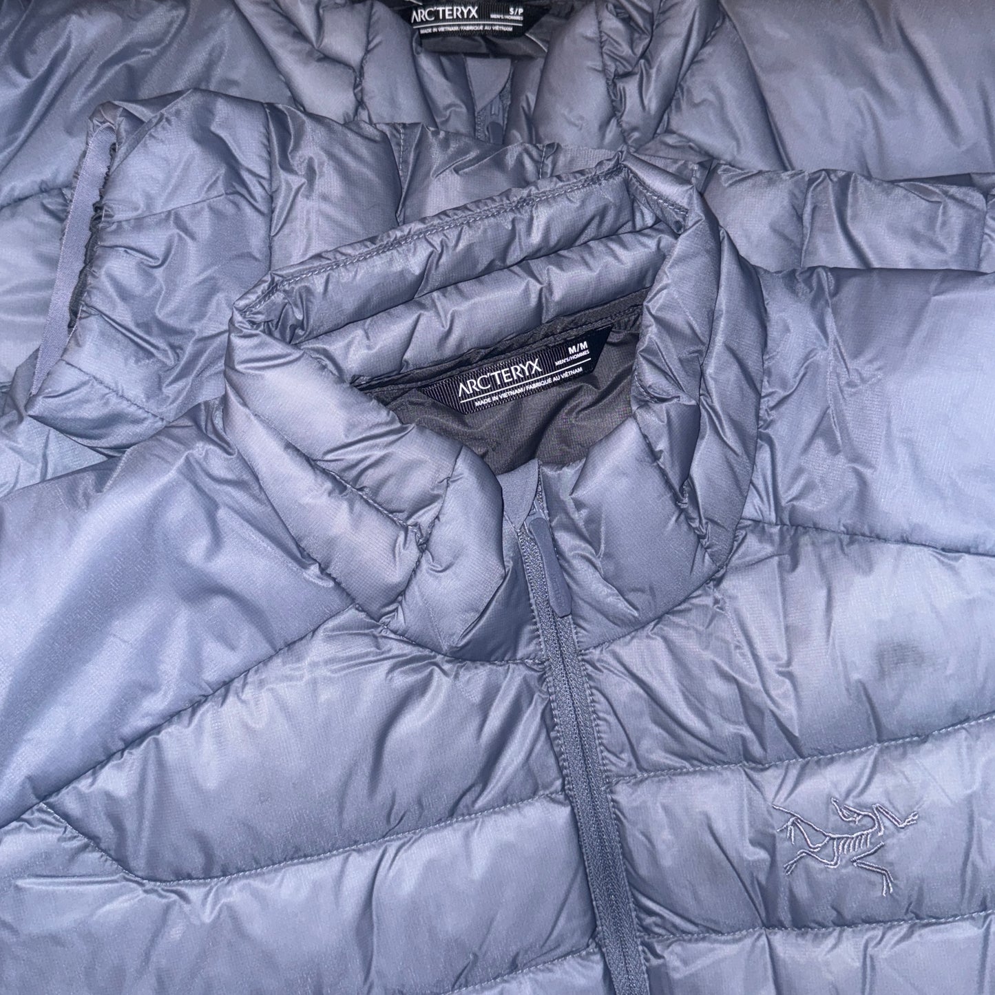 Cerium Hoodless Down Jacket (Stratus)