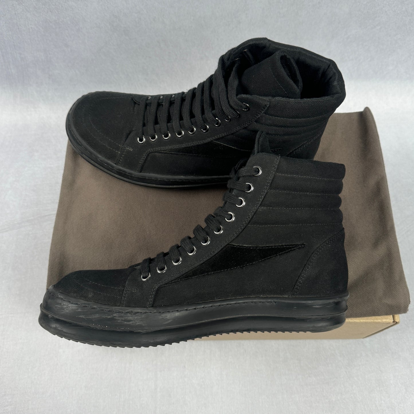 SS21 Vintage Canvas Sneakers