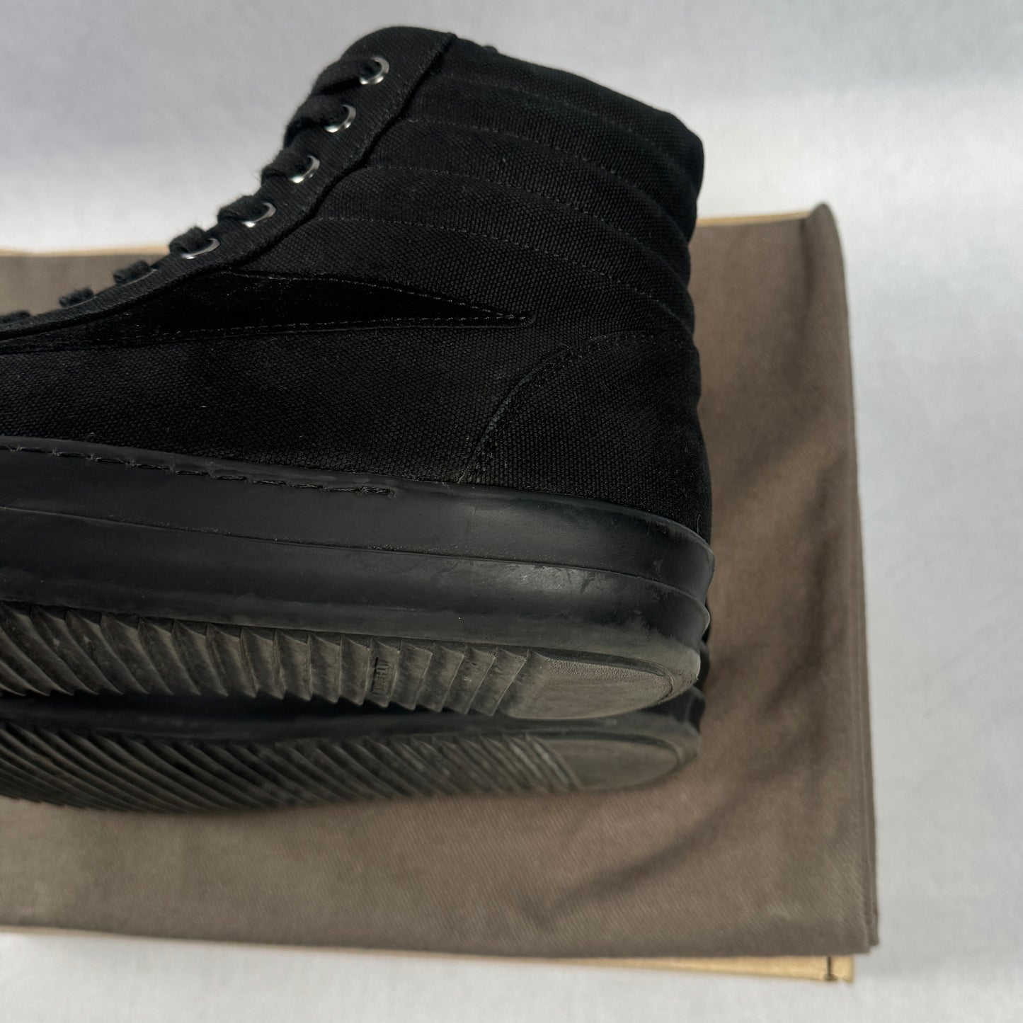 SS21 Vintage Canvas Sneakers