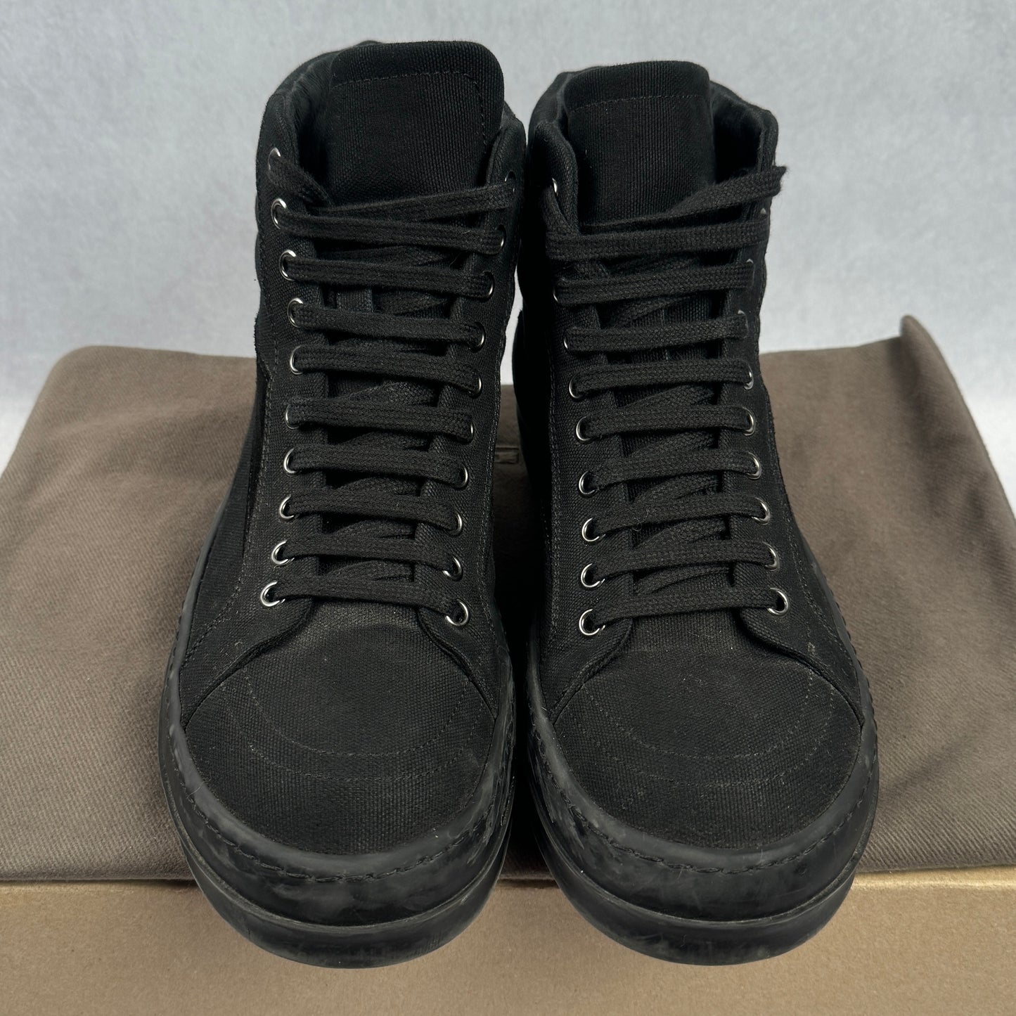 SS21 Vintage Canvas Sneakers